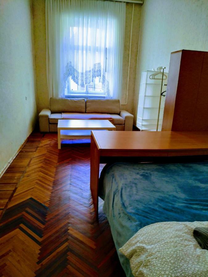 Apartamenty S 3 Spalnyami, Balconom I Vidom Na Fontancu 聖彼得堡 外观 照片