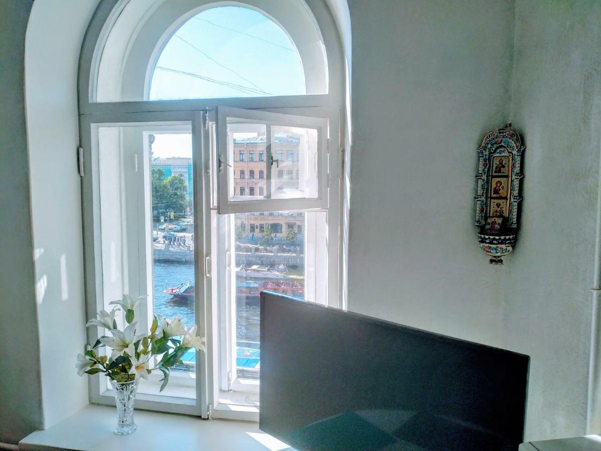 Apartamenty S 3 Spalnyami, Balconom I Vidom Na Fontancu 聖彼得堡 外观 照片